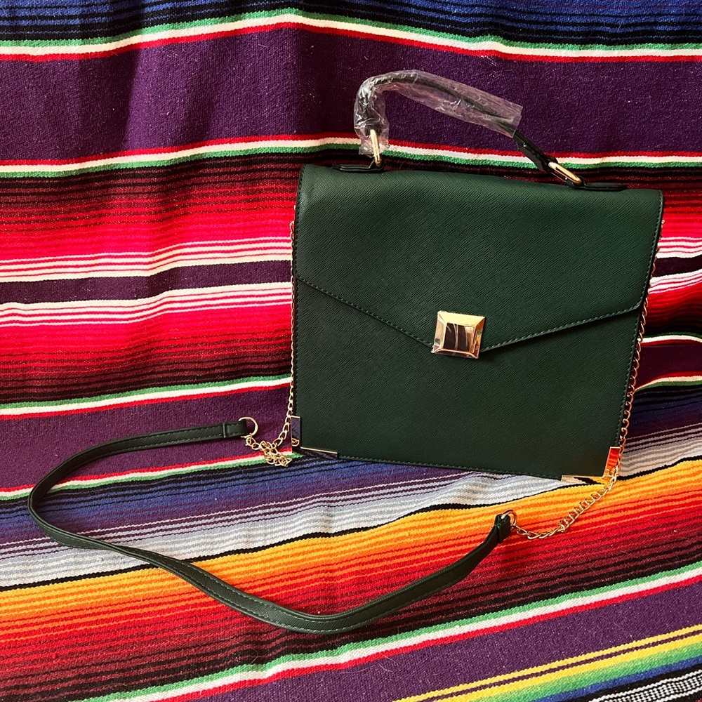⭐Elegant Green Crossbody Bag with Gold Accents